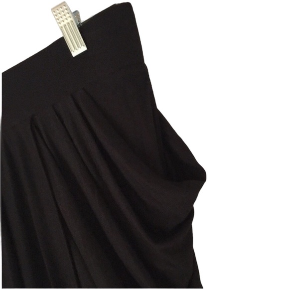 🆕 Guess grey / Black knit tulip skirt 🧨 - Picture 4 of 6